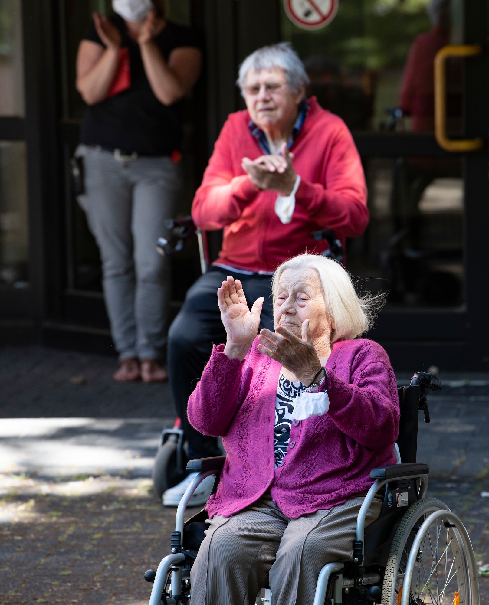 USAFE Band plays for local retirement home