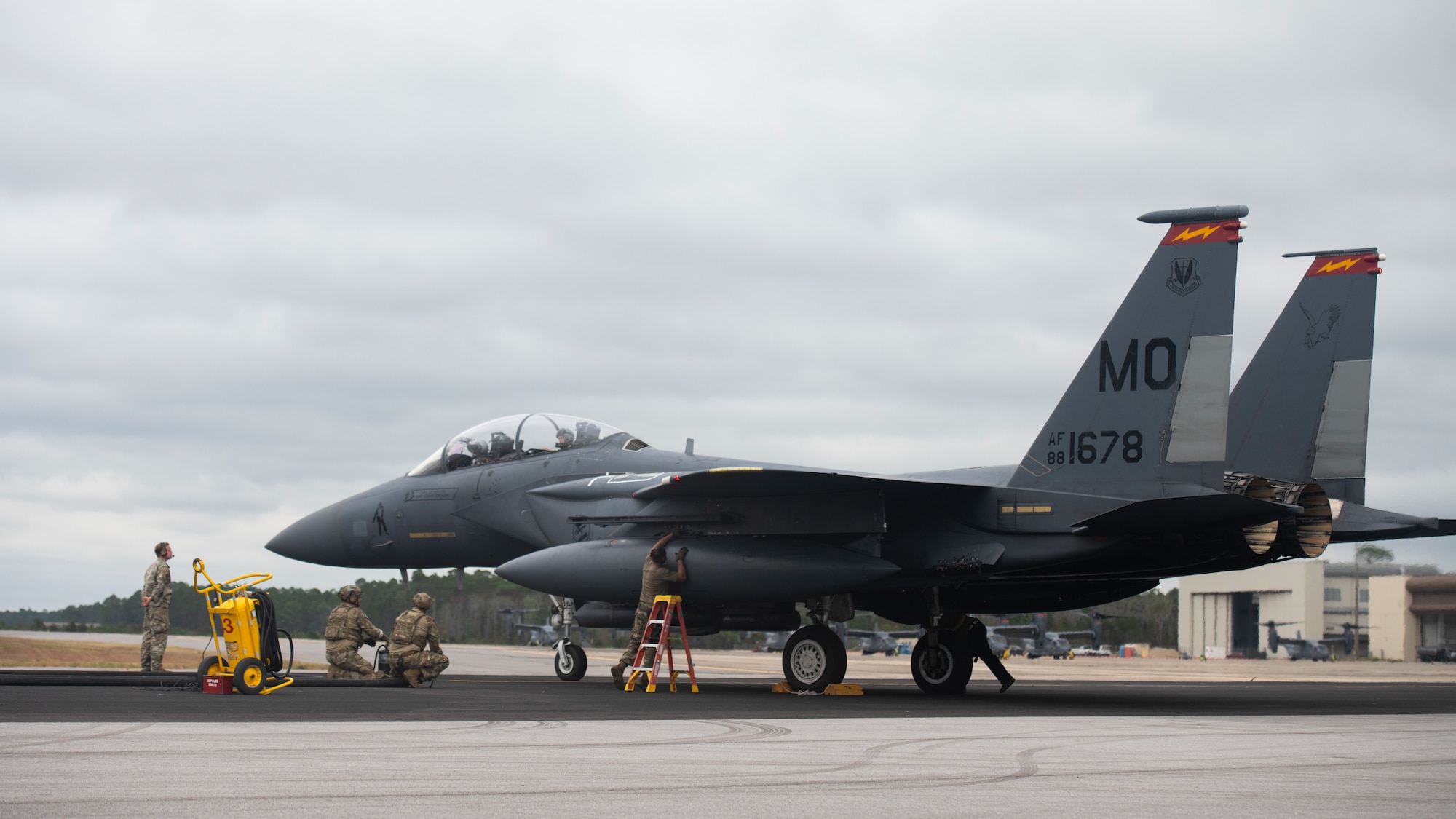 F-15 Strike eagle refueling