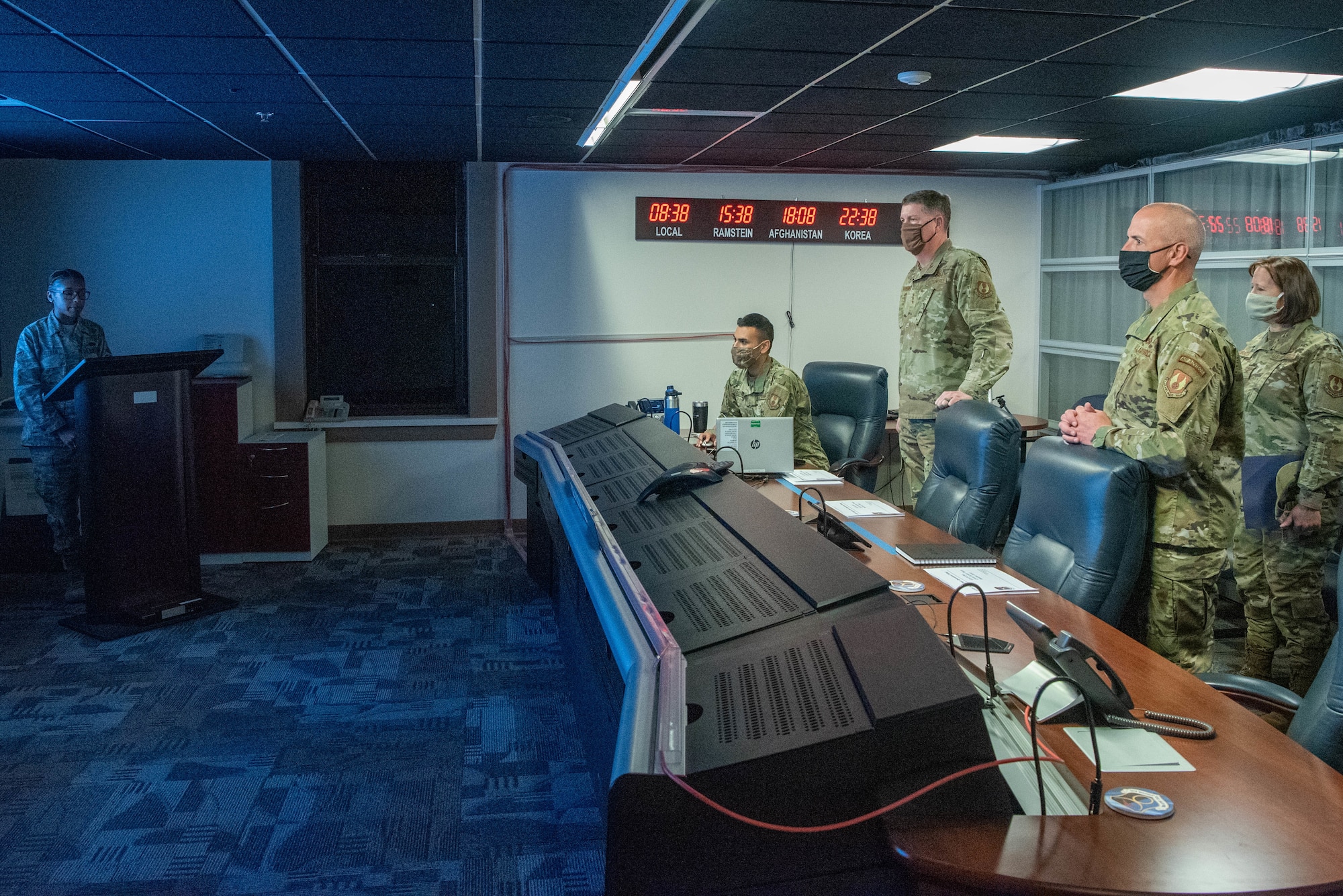 U.S. Air Force Lt. Gen. Gene Kirkland, Air Force Sustainment Center commander, and Chief Master Sgt. David Flosi, AFSC command chief visited the 635th Supply Chain Operations Wing at Scott AFB, Ill on Oct. 19.