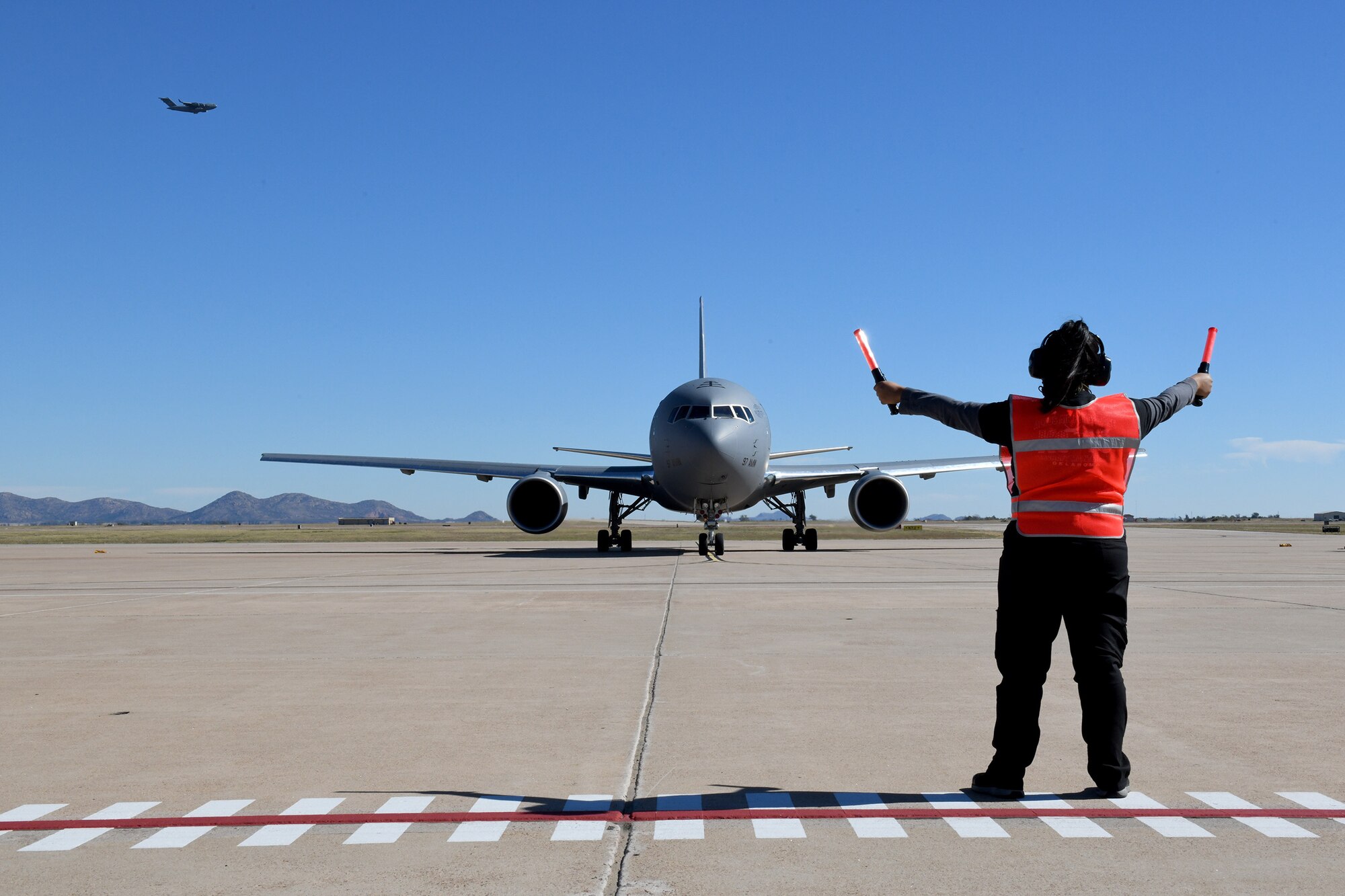 Congressman visit Altus AFB