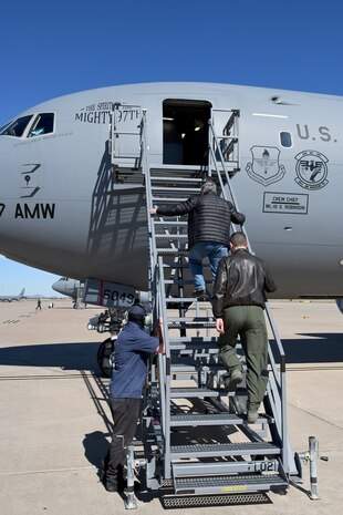 Congressman visit Altus AFB