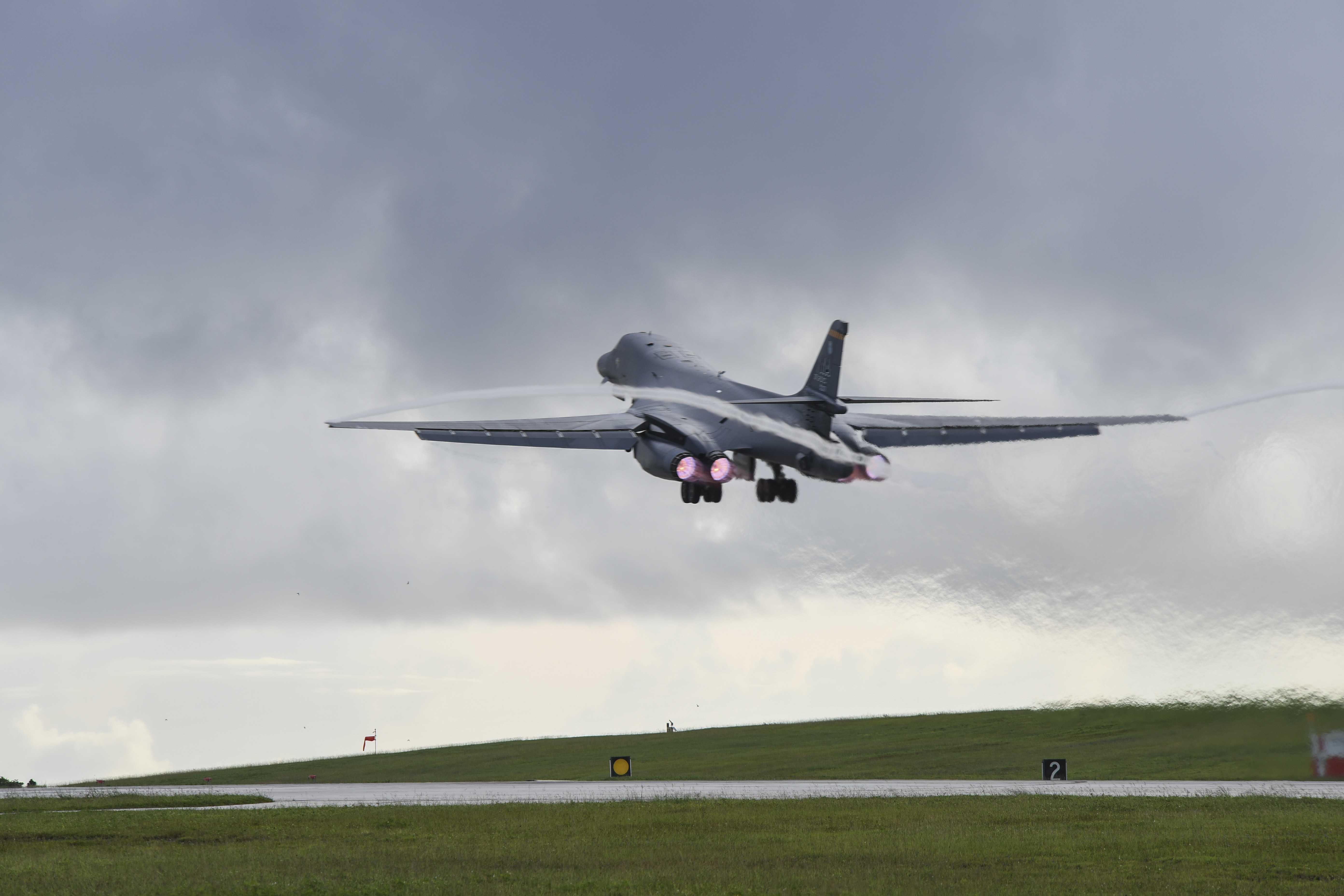 全国送料無料の通販 Bomb Expeditionary 9th Squadron Bomber ensure maintainers その他