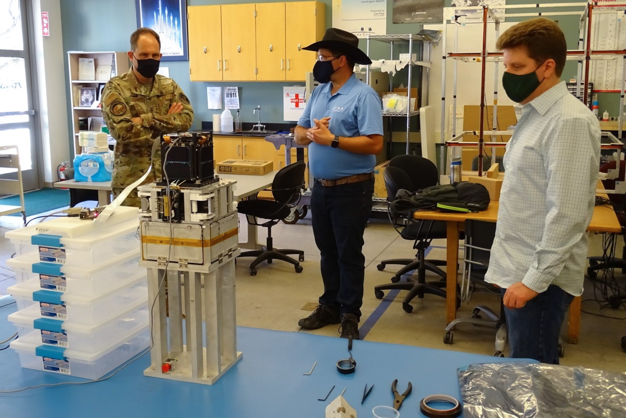 Photo of Maj. Gen. John Shaw visiting Cal Poly CubeSat Lab program.