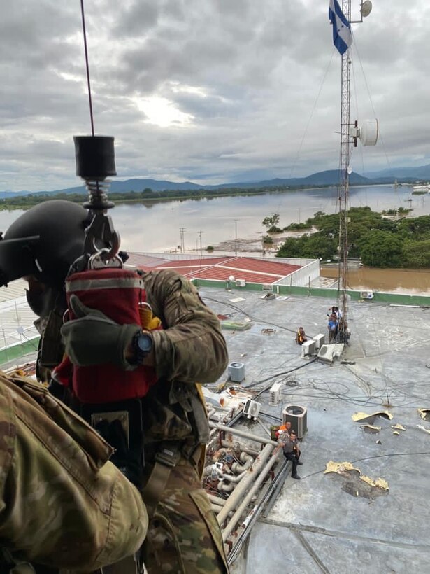 A U.S. HH-60 Black Hawk helicopter assigned to the 1-228th Aviation Regiment, Joint Task Force-Bravo rescued victims of Hurricane Eta stranded in floodwaters.
