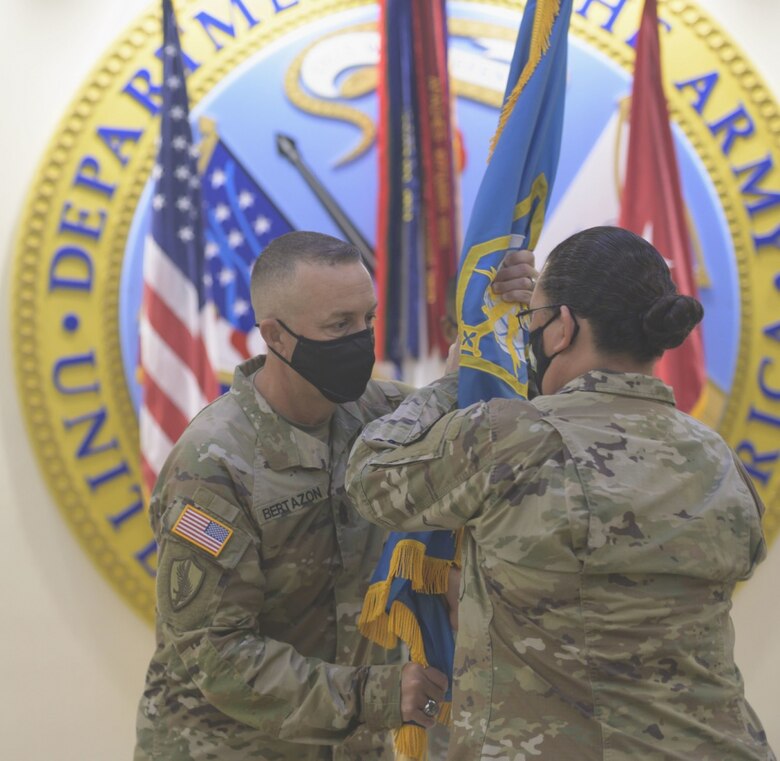 Mirc Welcomes New Senior Enlisted Leader U S Army Reserve News Display