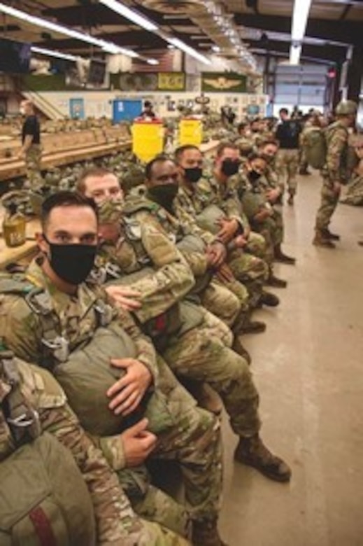 Soldiers from the 155th CSSB attend airborne course