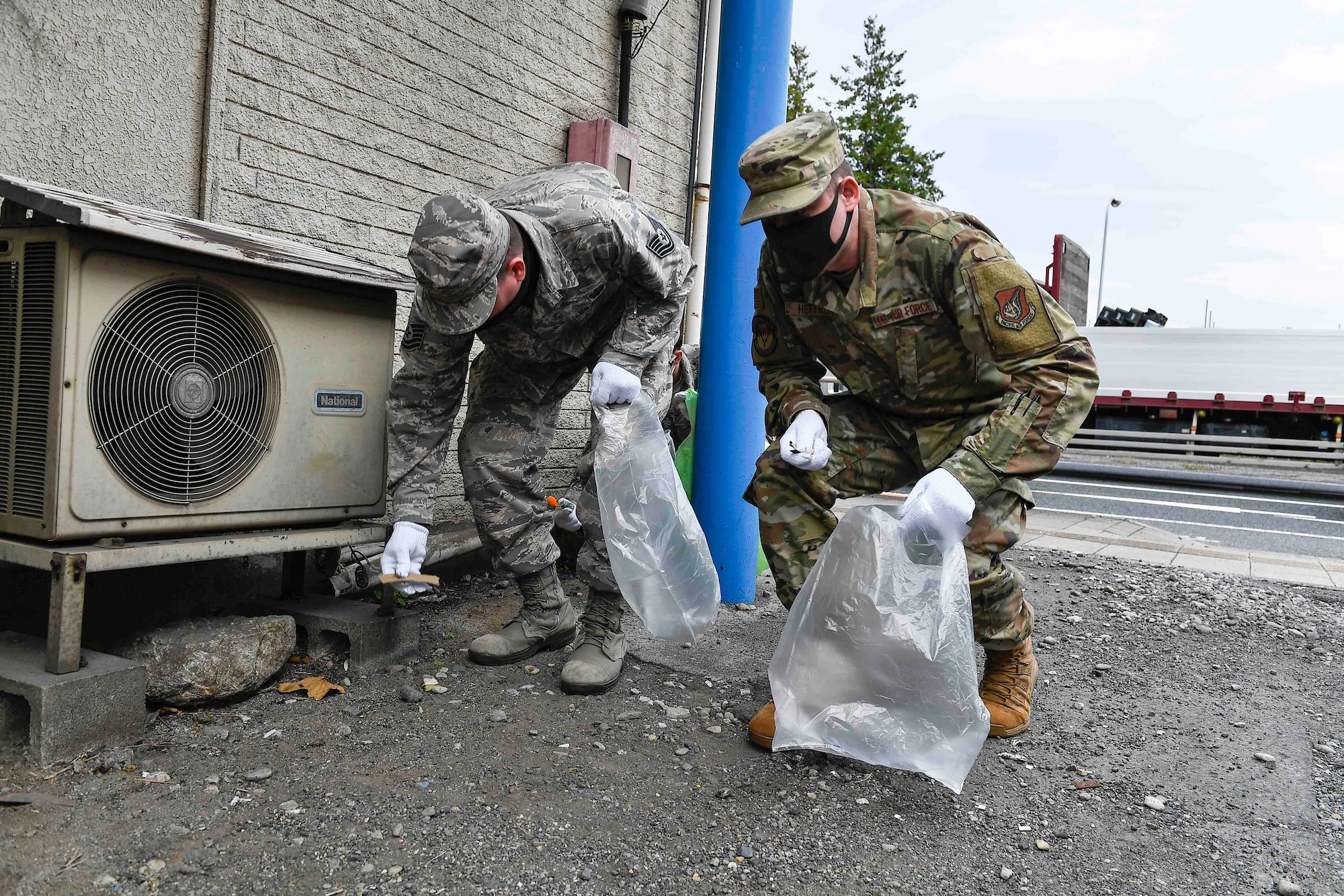 Yokota Airmen help clean local community