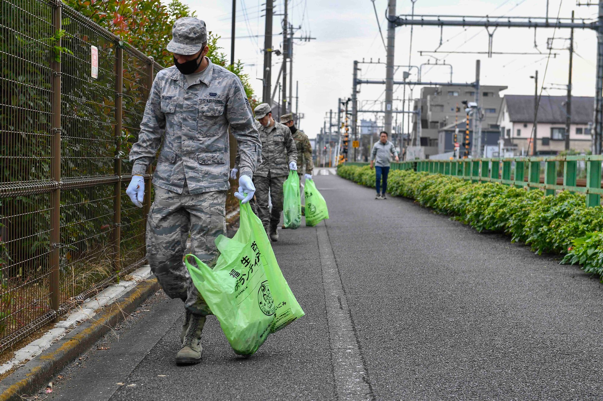 Yokota Airmen help clean local community