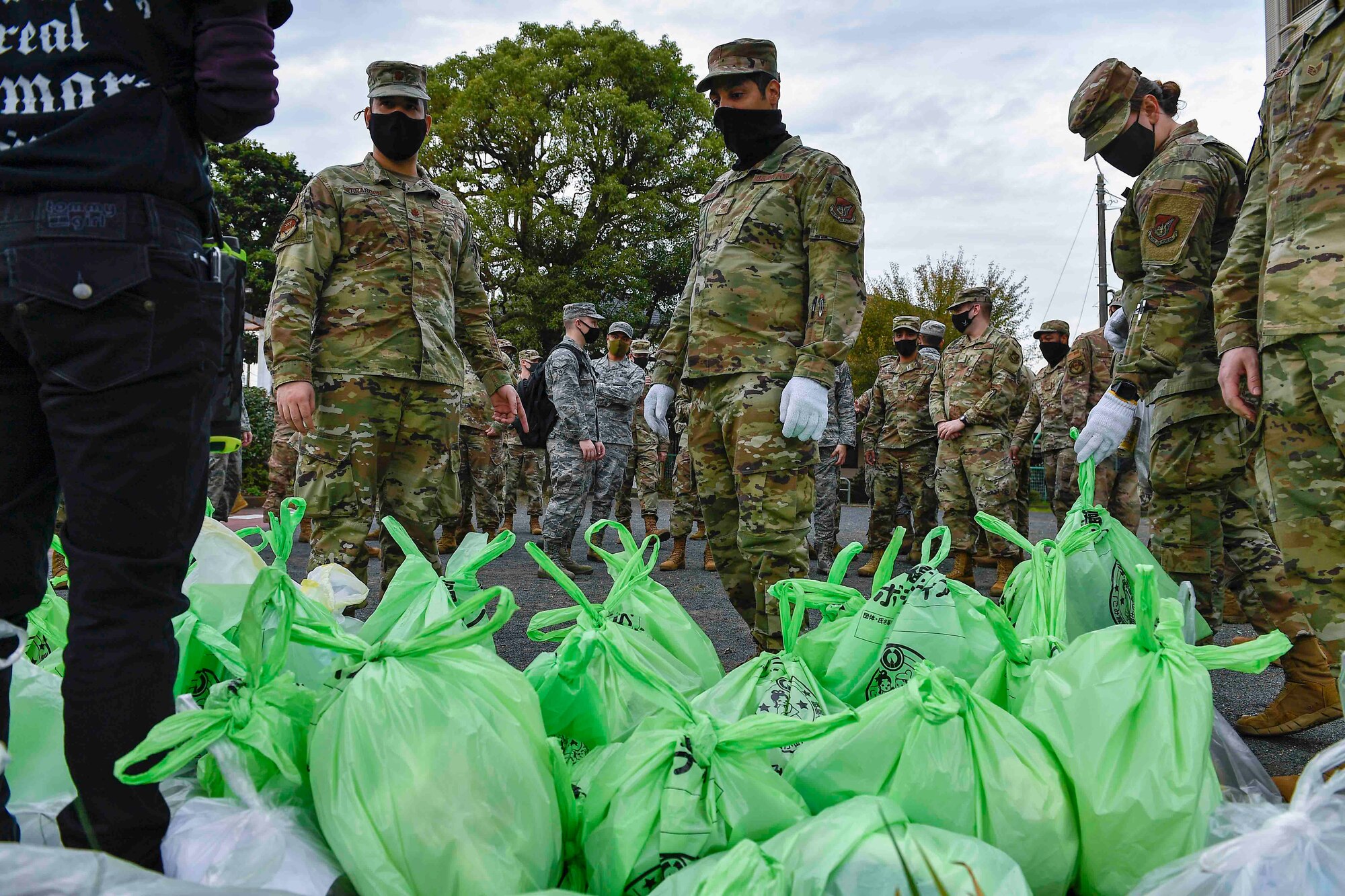 Yokota Airmen help clean local community