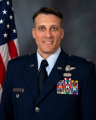 Col Michael Stapleton, 507th Air Refueling Wing vice commander, stands for an official photo Oct. 19, 2020. (U.S. Air Force courtesy photo)