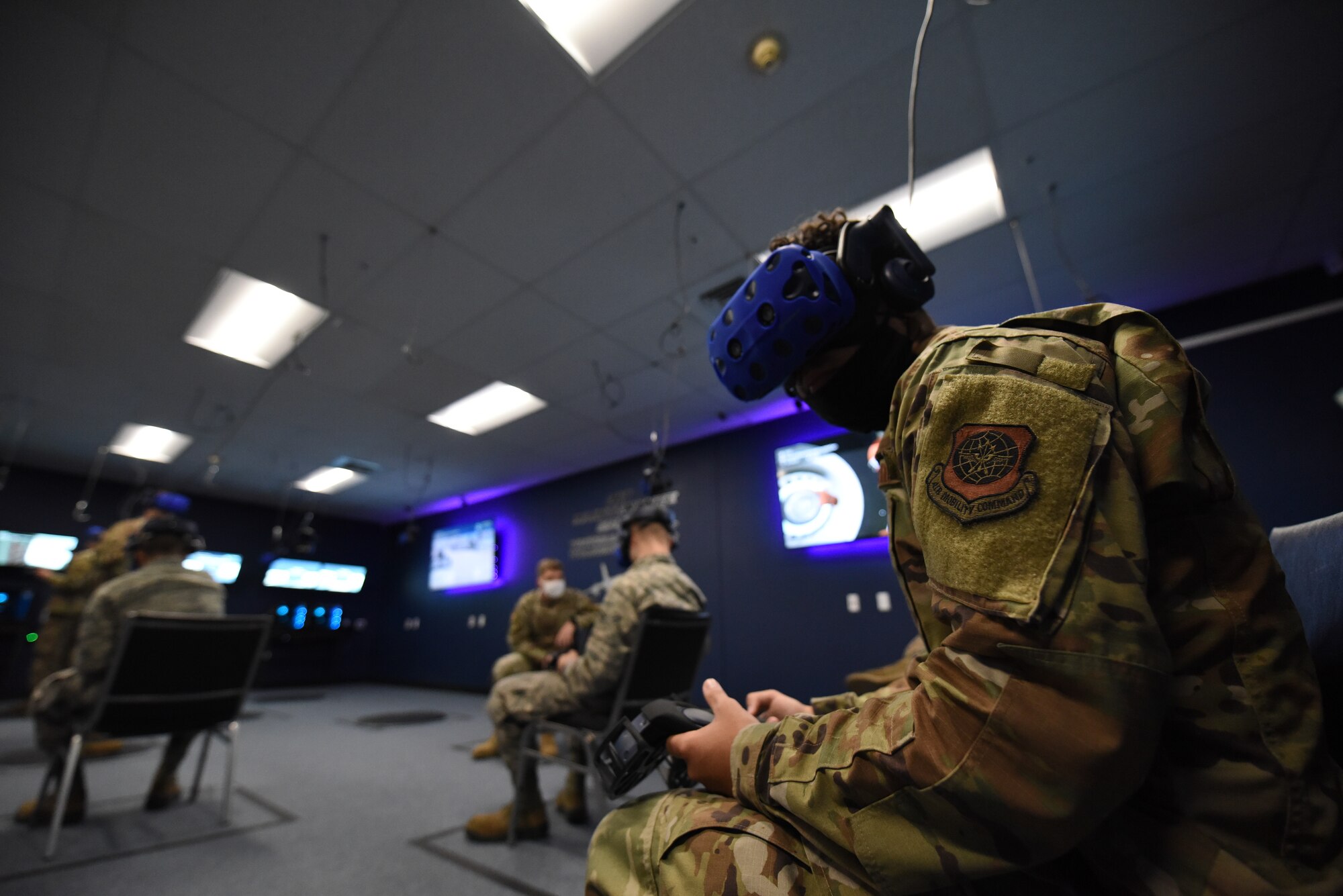 Air Force maintainer uses virtual reality system during training session