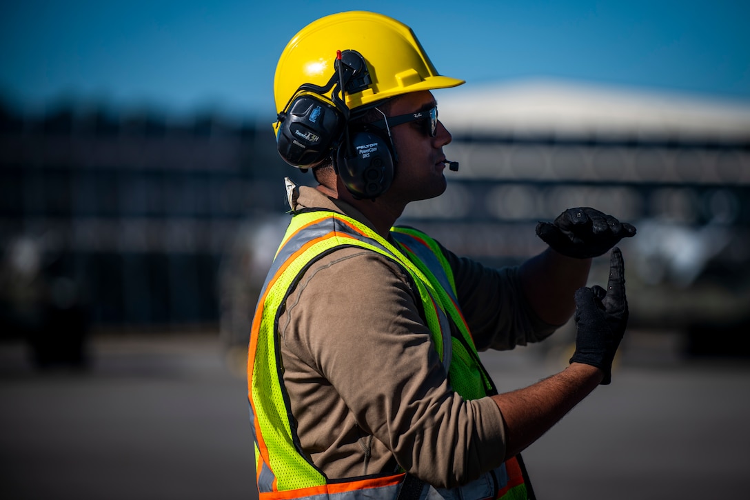 More than 50 military service members between the 4th Fighter Wing and 916th Air Refueling Wing Crash Damaged Disabled Aircraft Recovery teams (CDDAR) partook in an F-15E Strike Eagle crane-lift training, as well as KC-46A Pegasus familiarization at Seymour Johnson Air Force Base, North Carolina, Nov. 7, 2020.