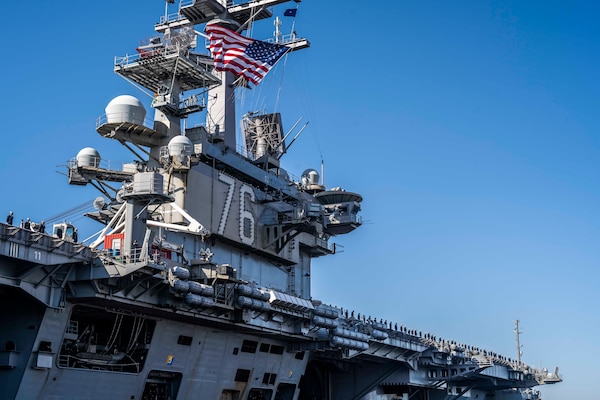 USS Ronald Reagan (CVN 76), returns to Yokosuka, Japan.