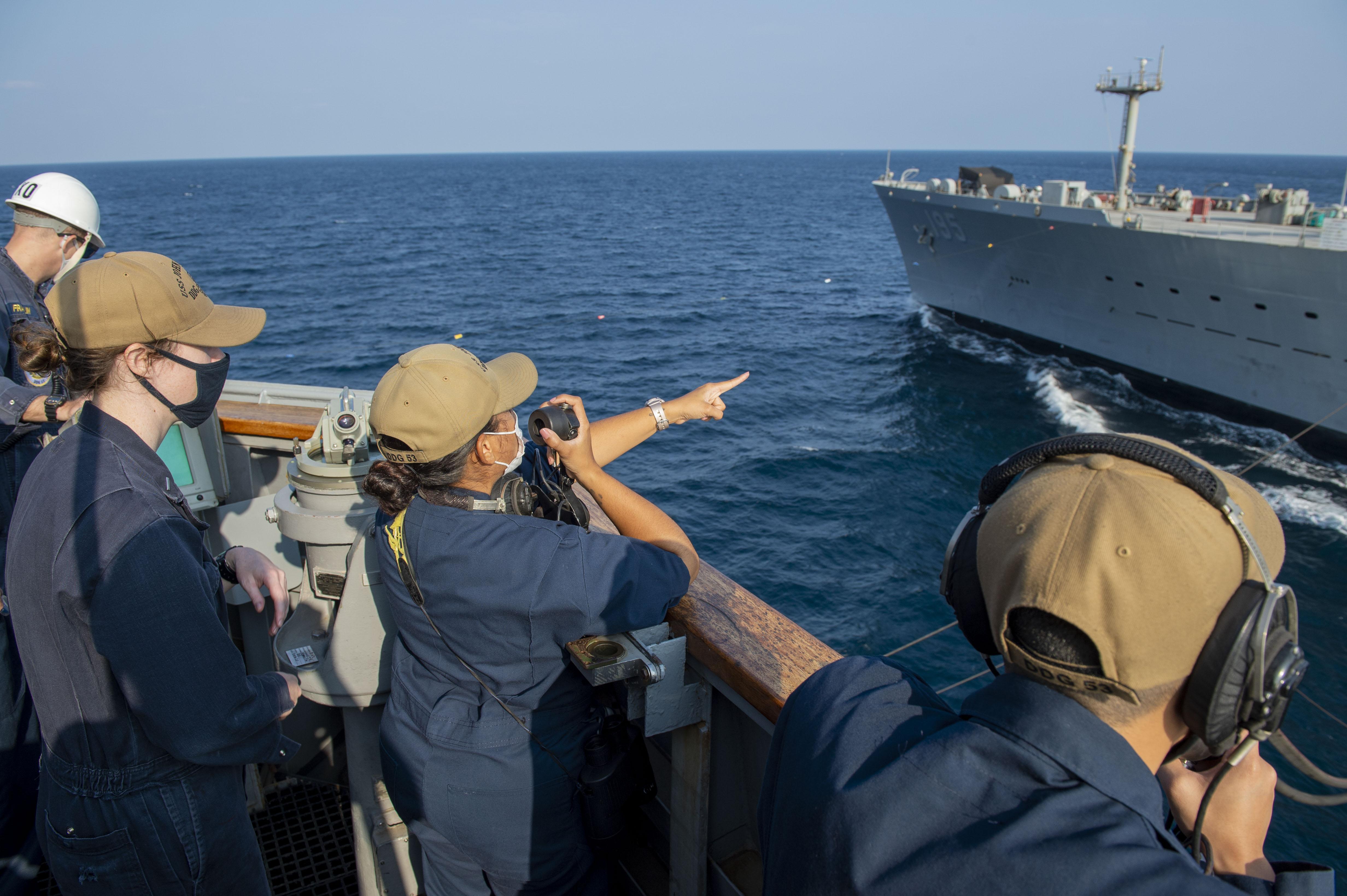 USS John Paul Jones (DDG 53) replenishes from USNS Leroy Grumman (T-AO 195).