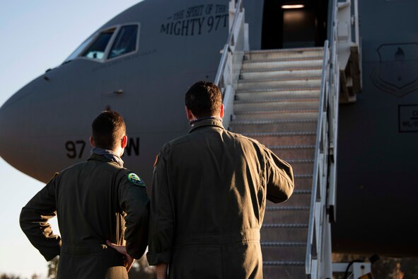 97 AMW showcases mobility airpower to 14th FTW.