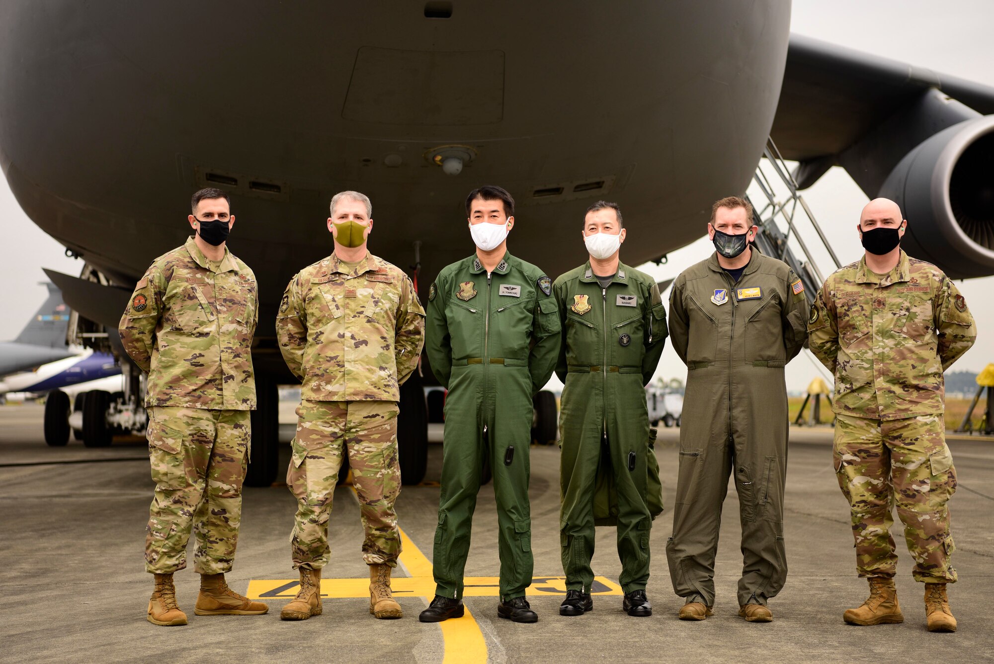 Yokota Airmen train on 515th AMOW C-5M Super Galaxy