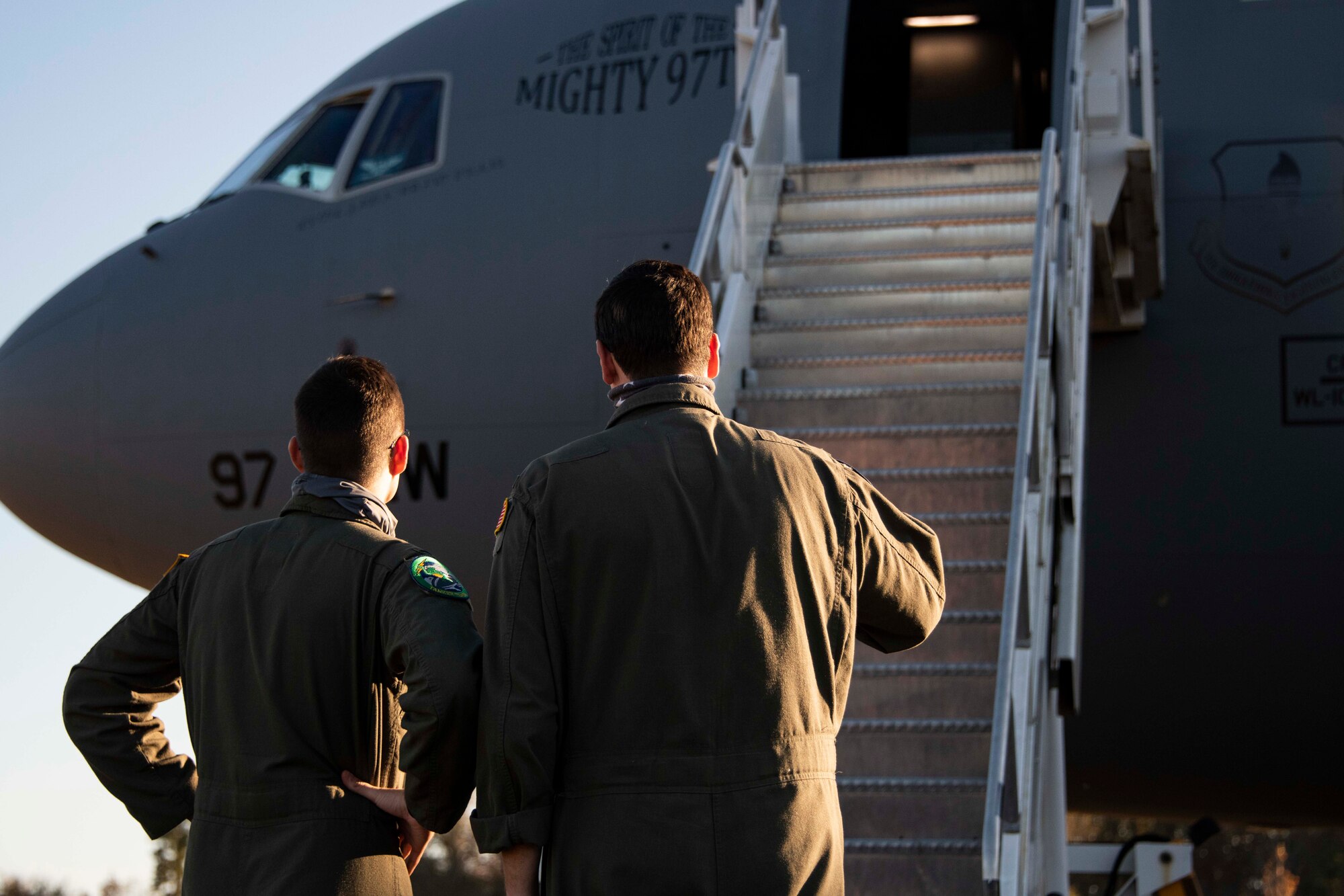 97 AMW showcases mobility airpower to 14th FTW.