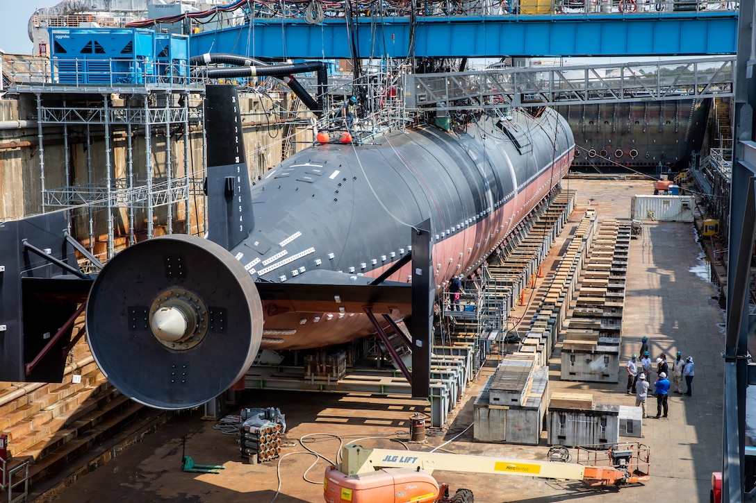 Temporary Services (Code 990) working on the dry dock build for the USS Pasadena (SSN 752) while USS San Francisco (SSN 711) is still in dock.