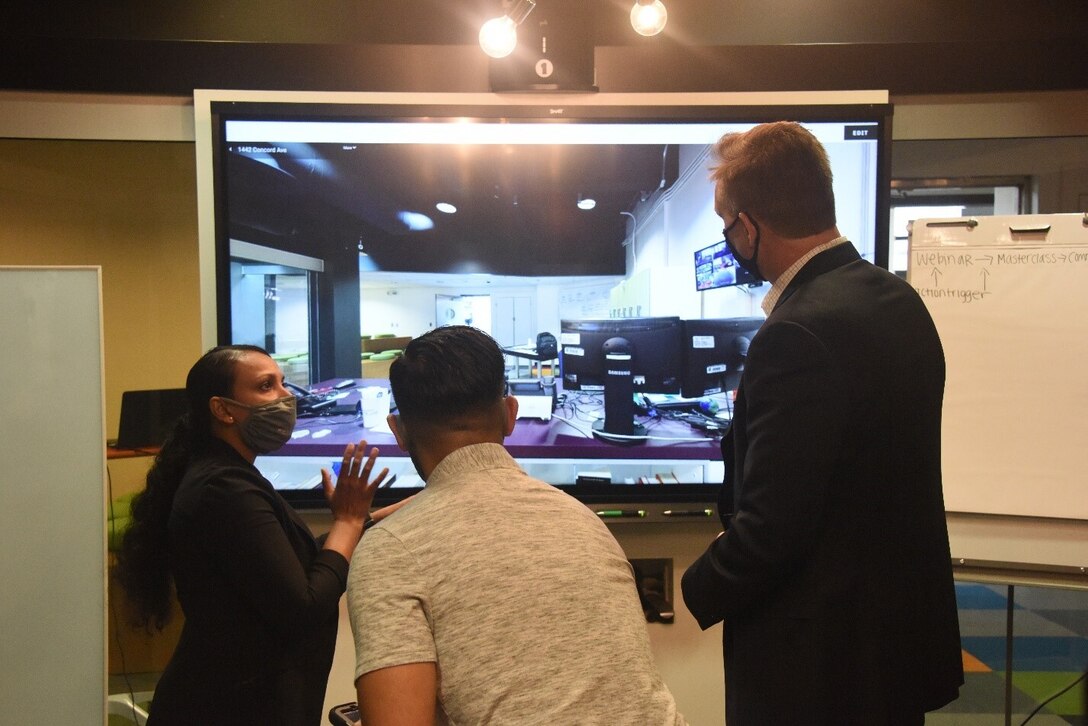 SparkX Cell open house showcases cutting-edge technology