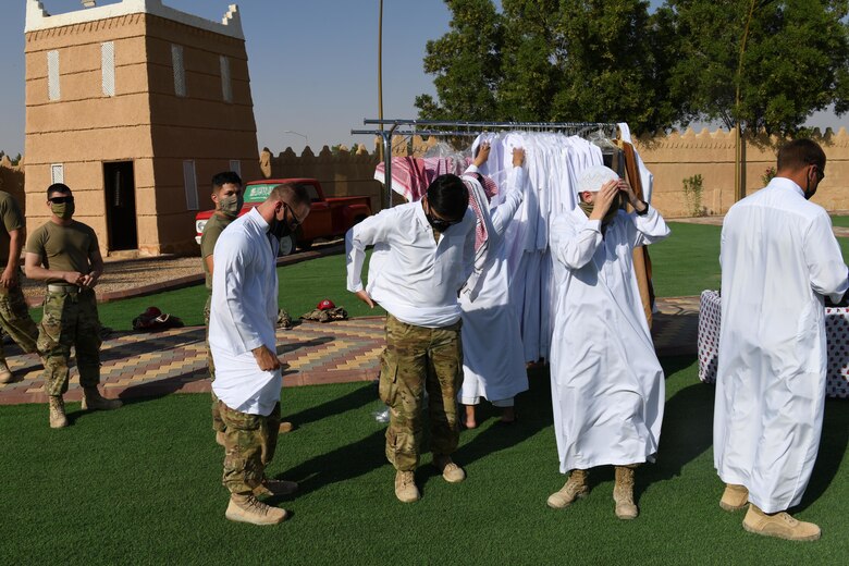 Airmen, Soldiers enjoy Saudi Cultural Day