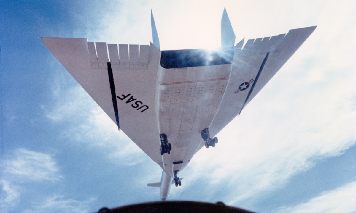 North American XB-70 Valkyrie - Fly a jet fighter