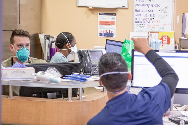 Dod Medical Personnel Working Alongside Civilian Healthcare Workers To Respond To Covid 19 In El Paso Texas 59th Medical Wing News