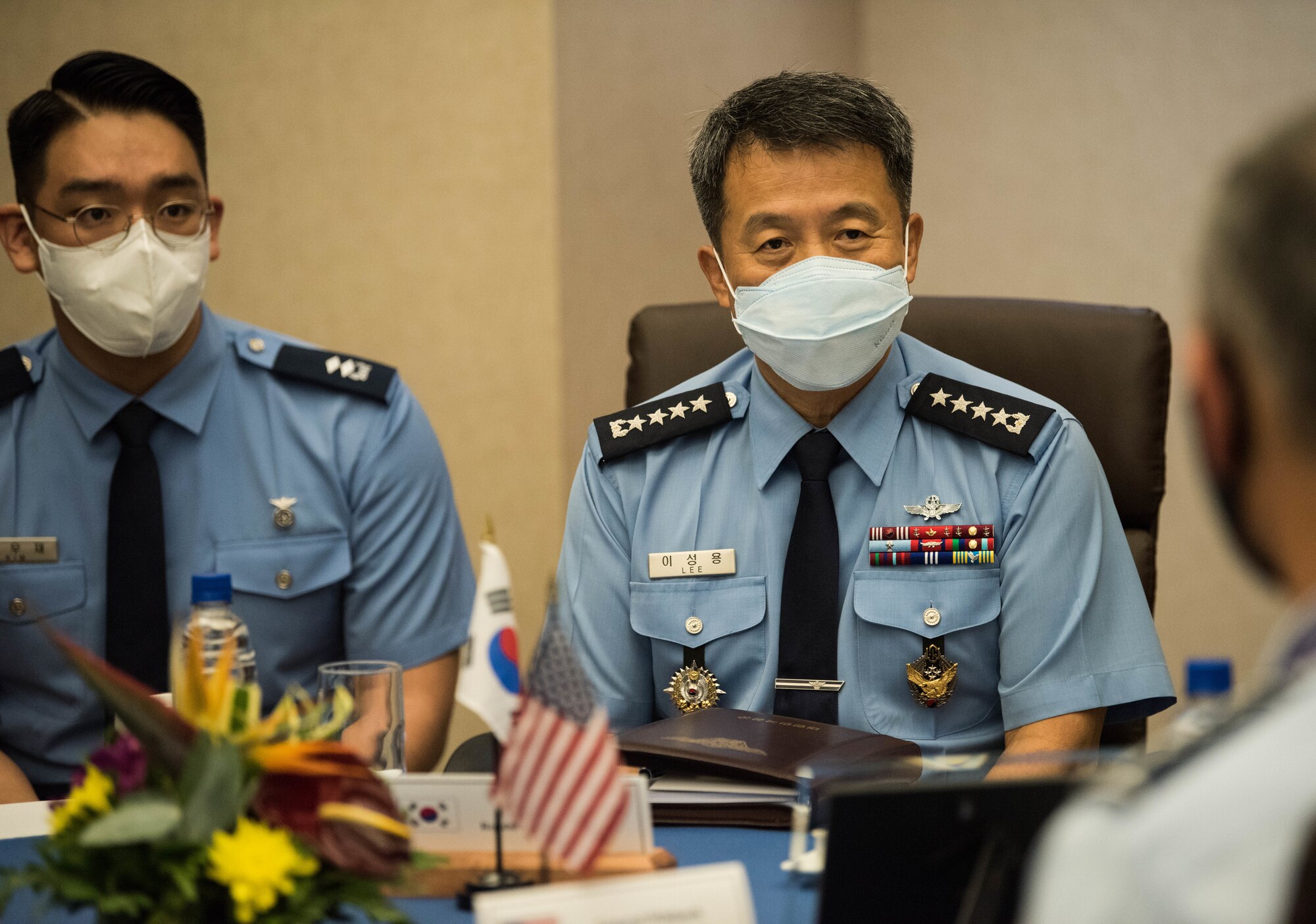 Gen. Lee Seong Yong, Chief of Staff Republic of Korea Air Force (ROKAF) talks with U.S. Air Force Gen. Ken Wilsbach, Pacific Air Forces (PACAF) commander, during a bilateral engagement on Joint Base Pearl Harbor-Hickam, Hawaii, Nov. 19, 2020. (U.S. Air Force photo by Staff Sgt. Hailey Haux)