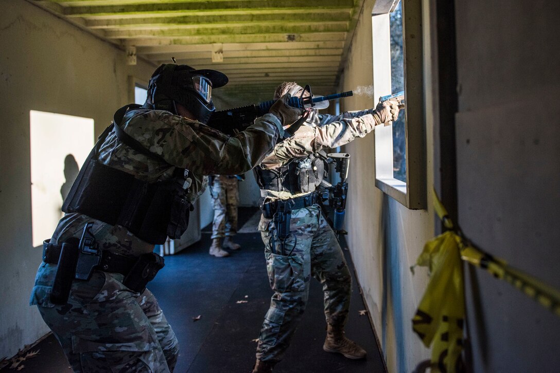 Fort Eustis military police conduct rapid response exercise