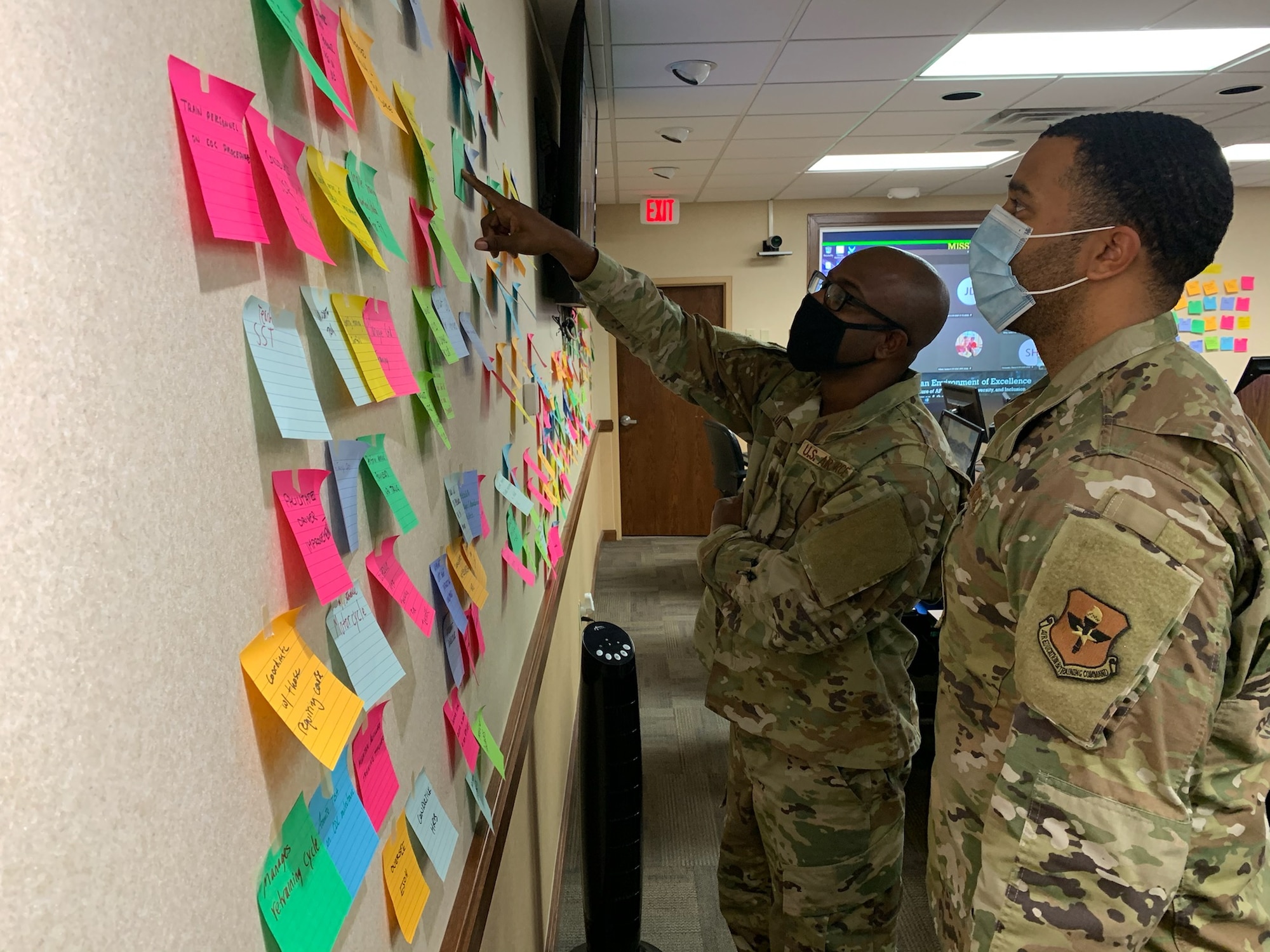 Airmen participate in active learning study