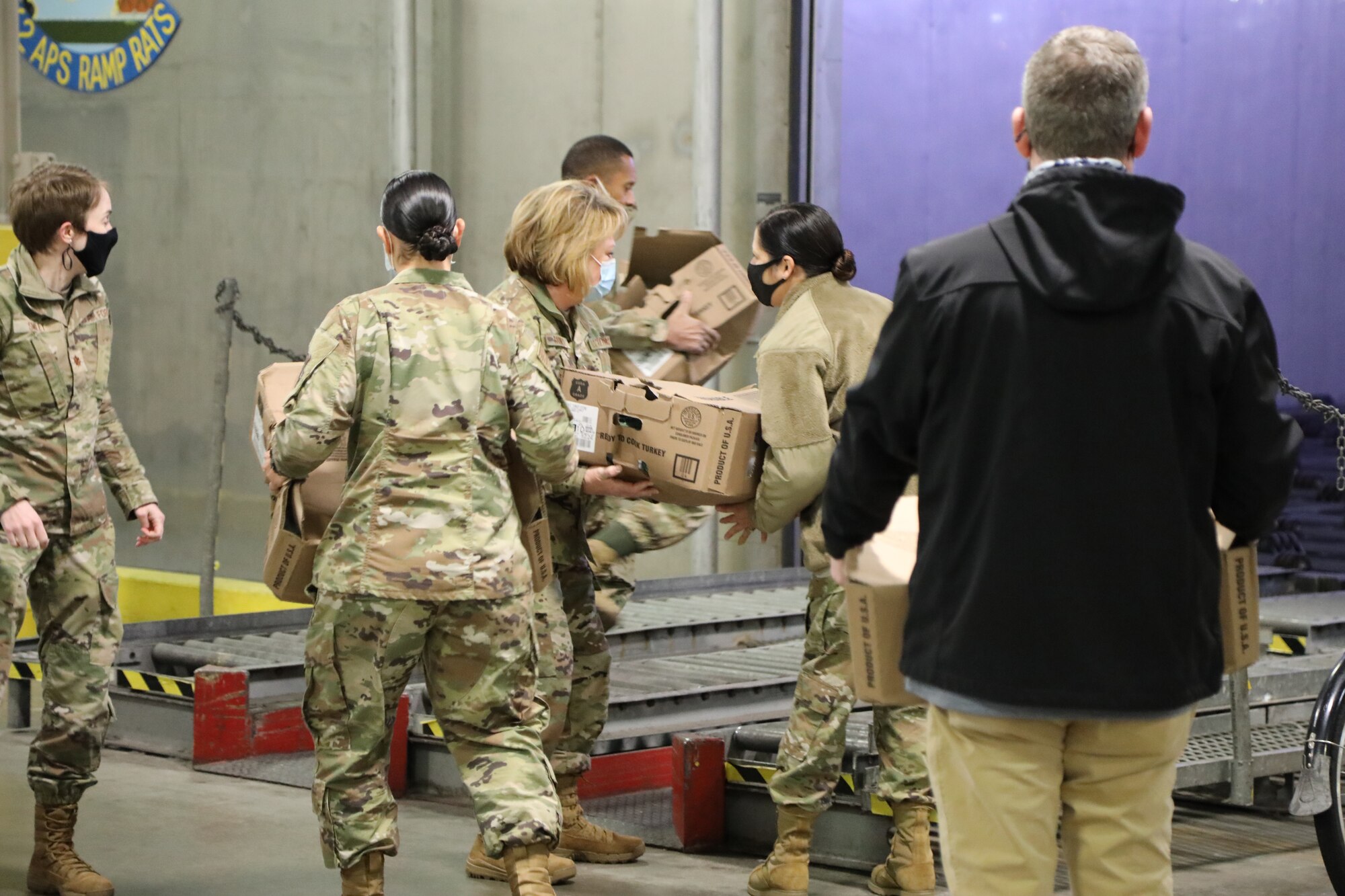 Local Air Force Association Chapter delivers turkeys to Reserve Citizen Airmen