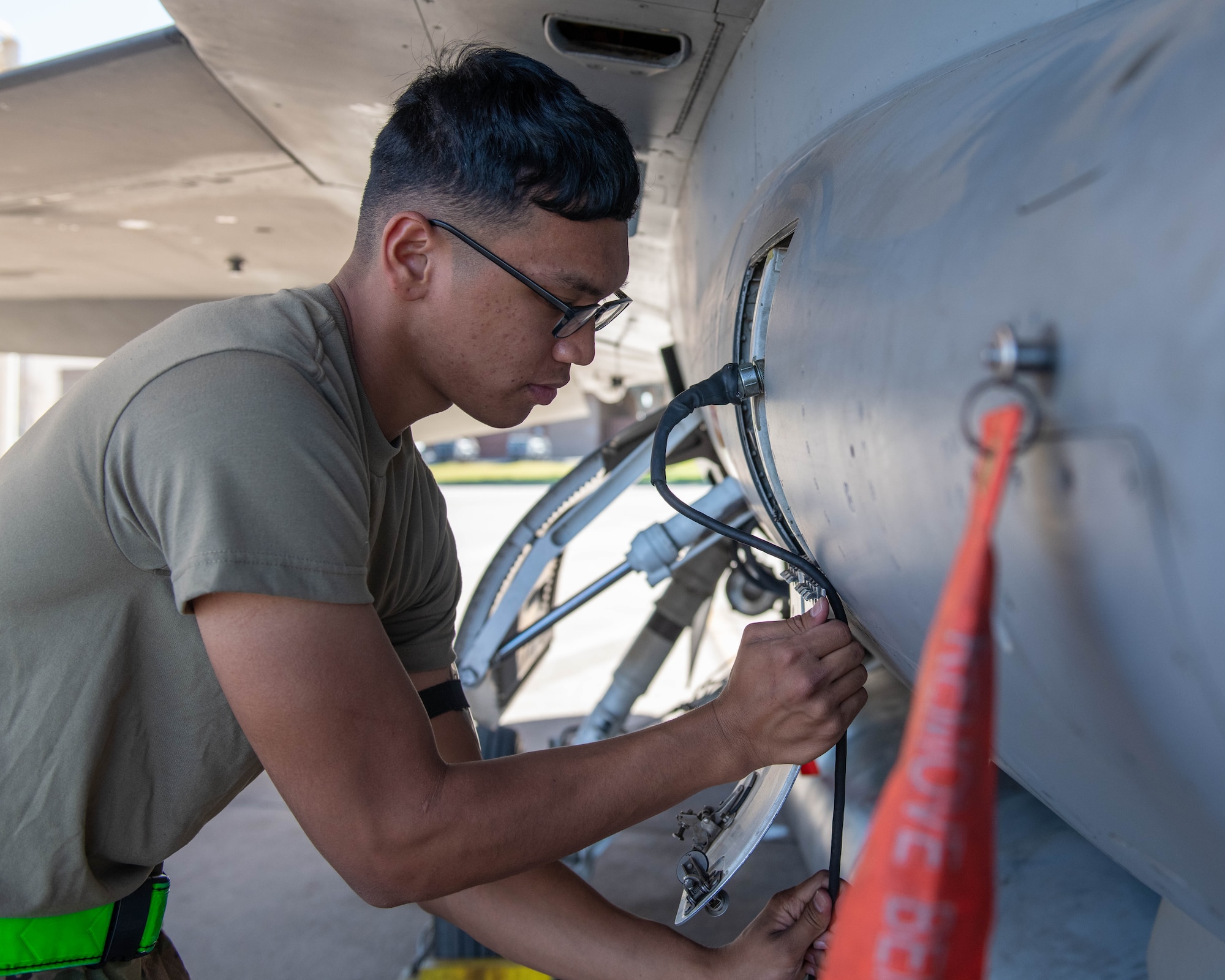 Detachment 12 teaches redesigned F-16 crew chief course; creates combat ...