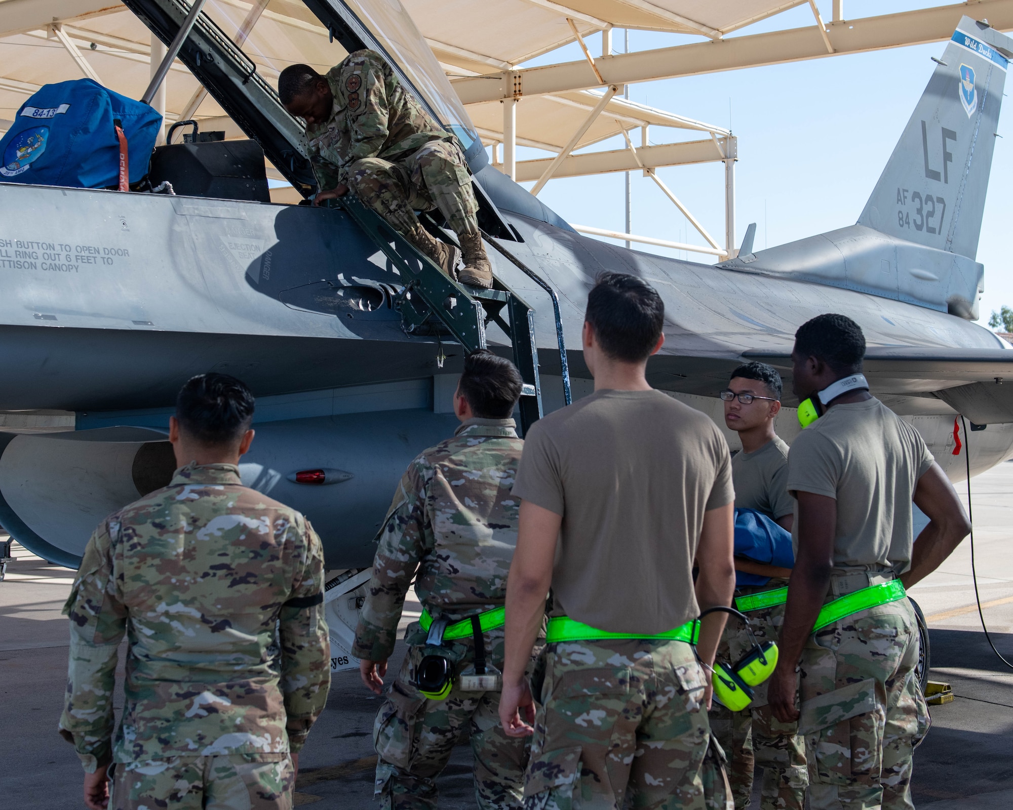 Detachment 12 teaches redesigned F-16 crew chief course; creates combat ready crew chiefs