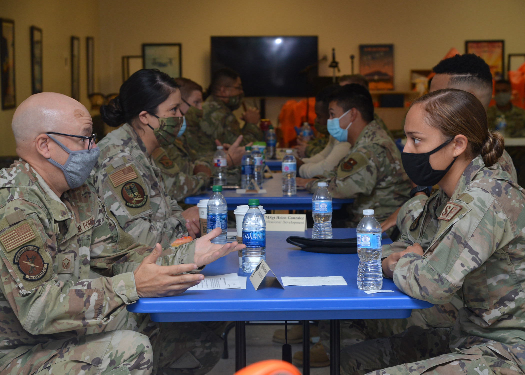 ‘Speed mentoring’ comes to Kirtland AFB > Kirtland Air Force Base