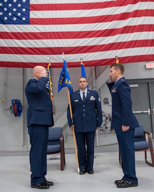 Overholt assumes command of the 914 AMXS