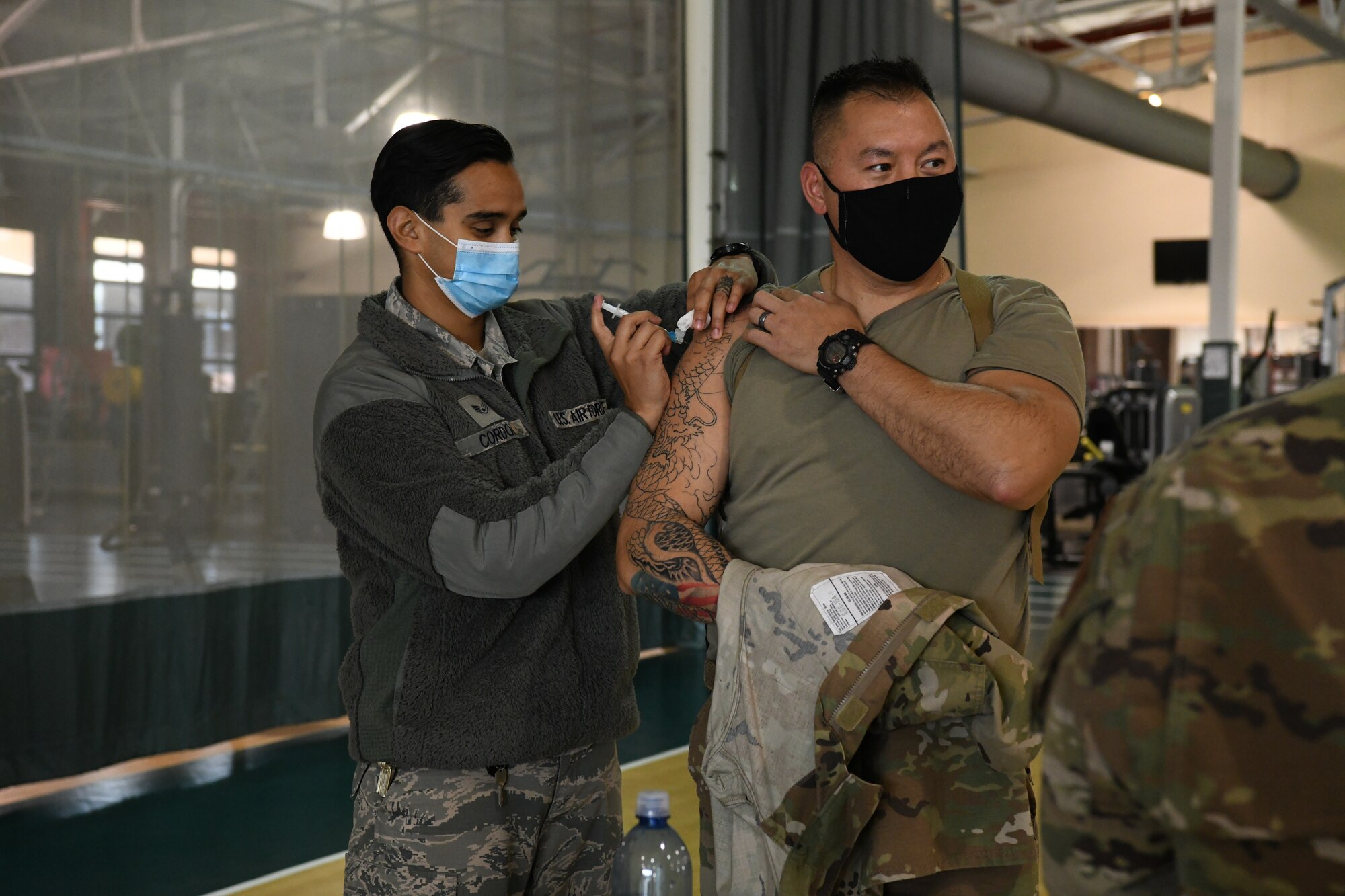 Airmen get vaccine