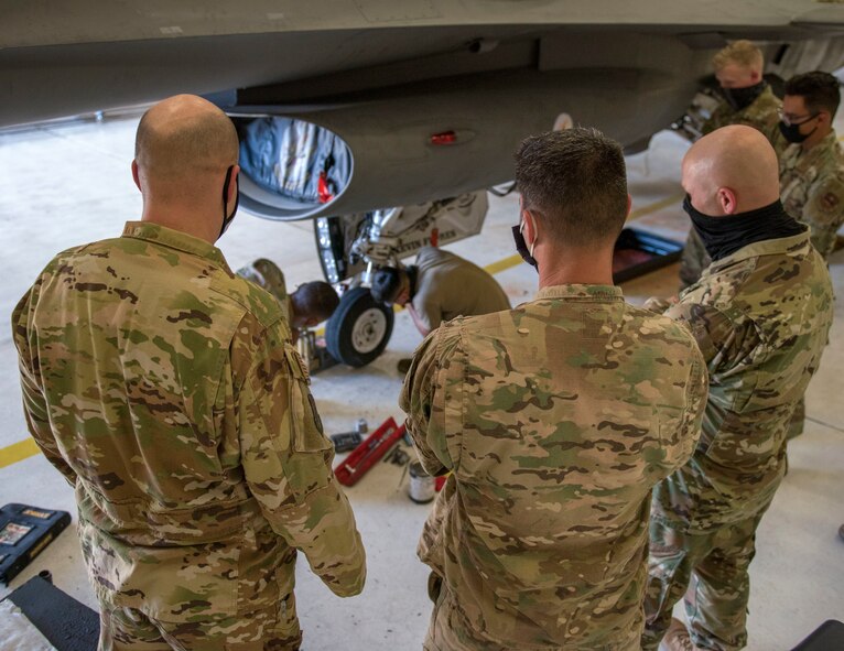 49th Wing leadership visits 372nd TRS Det 10