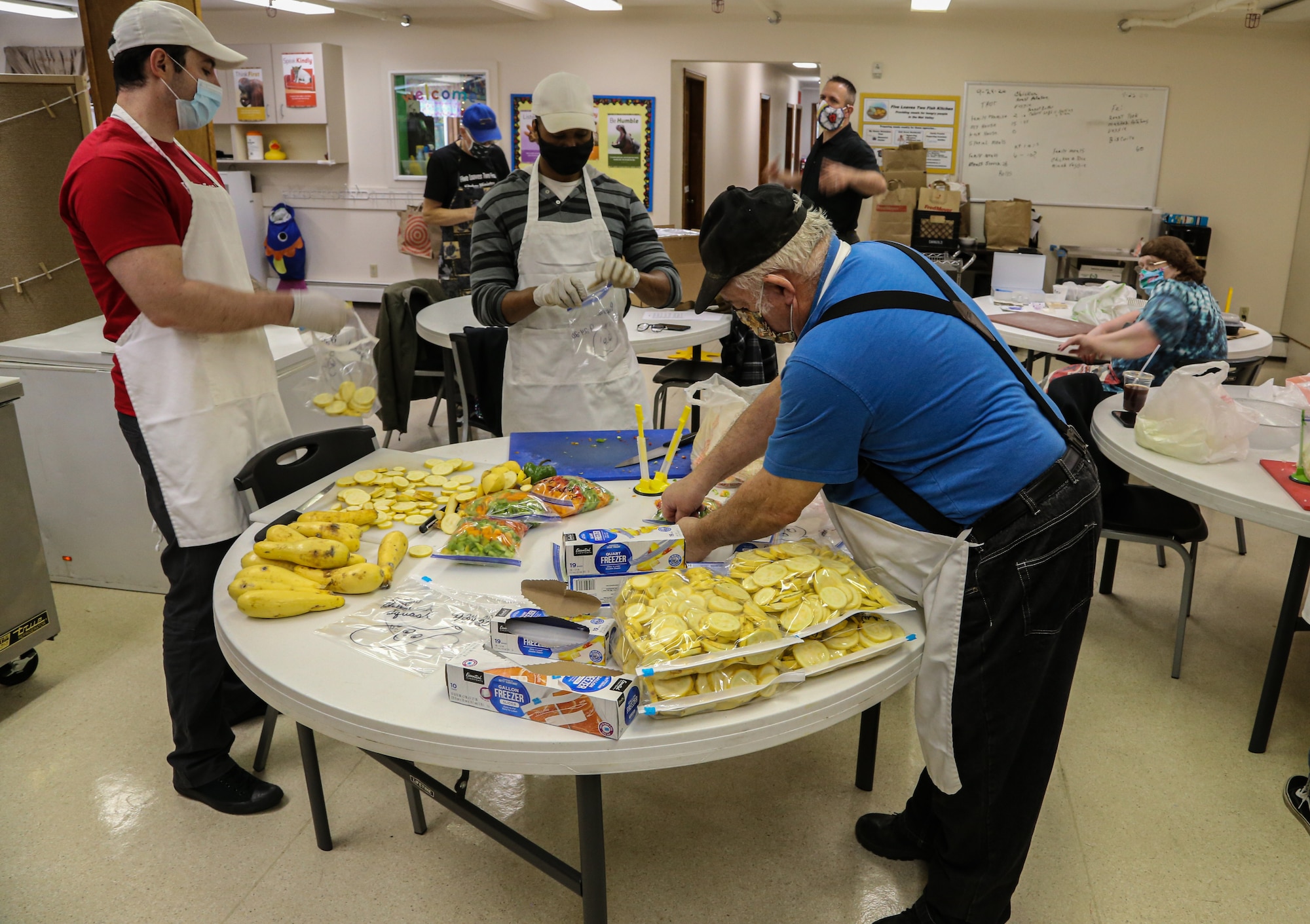 Air National Guard volunteers assist Mat-Su Valley kitchen