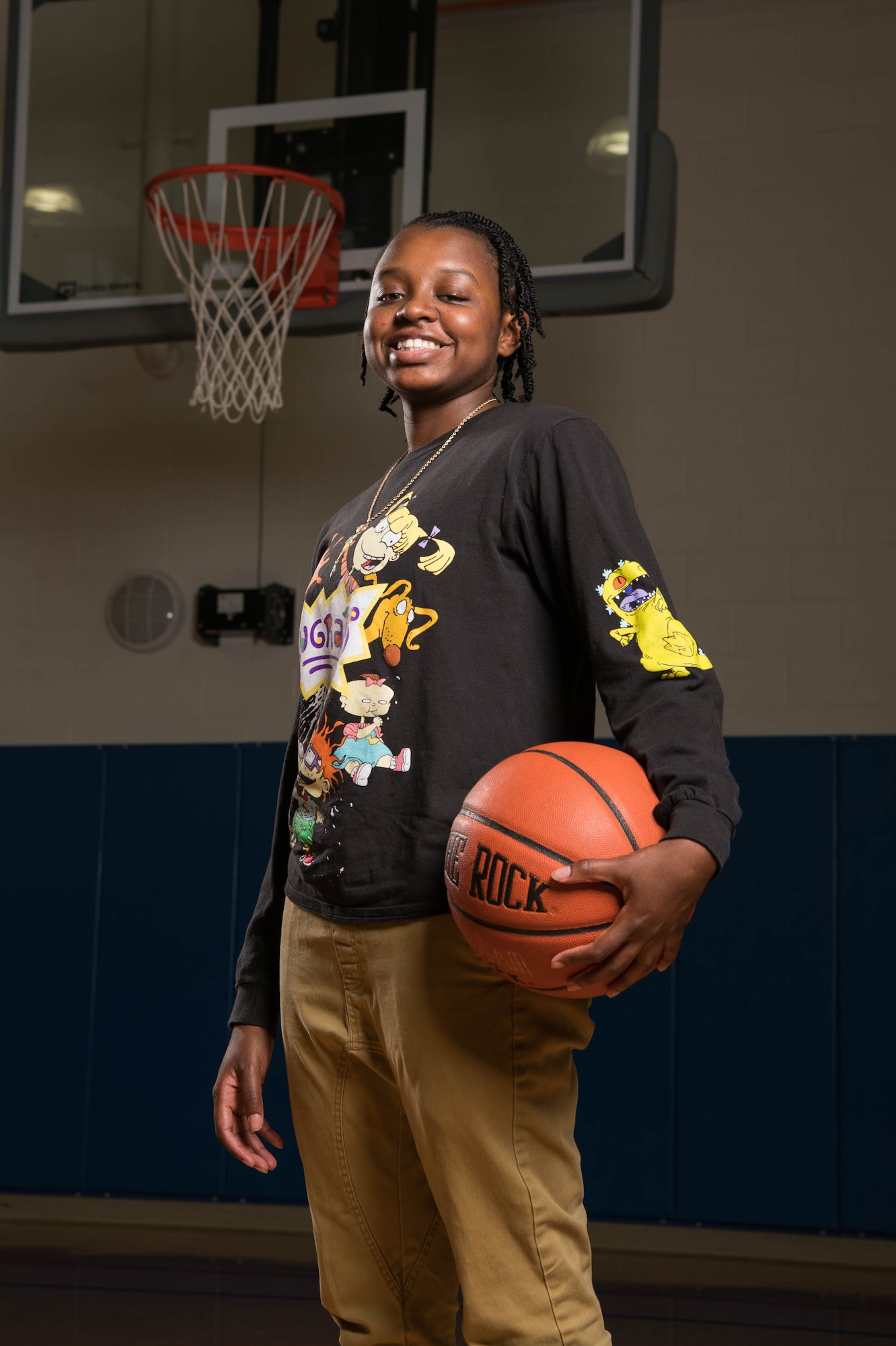 Alexia Jordan, daughter of 436th Contracting Squadron superintendent Senior Master Sgt. Andrea Jordan, plays basketball at the youth center, Sept. 30, 2020, at Dover Air Force Base, Delaware. Jordan was recently recognized as the Delaware Military Youth of the Year as well as the Northeast Military Youth of the Year by the Boys & Girls Club of America. (U.S. Air Force photo by Mauricio Campino)