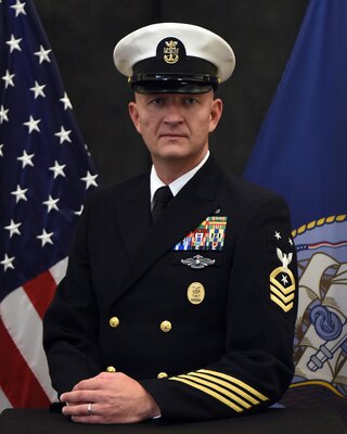 Official portrait of Command Master Chief Ben Hodges