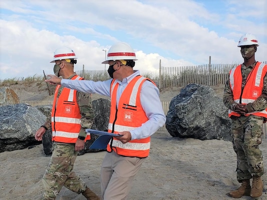 Lt. Gen. Scott A. Spellmon, Chief of Engineers, visited New York District.