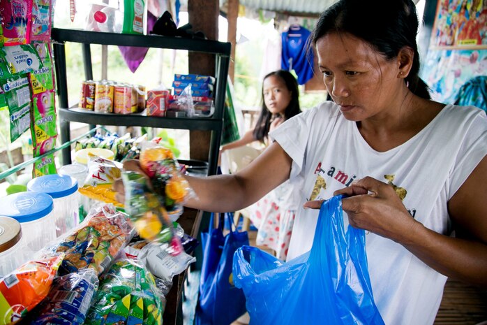 U.S. Government Provides Food Assistance for Conflict-Affected Families in Mindanao