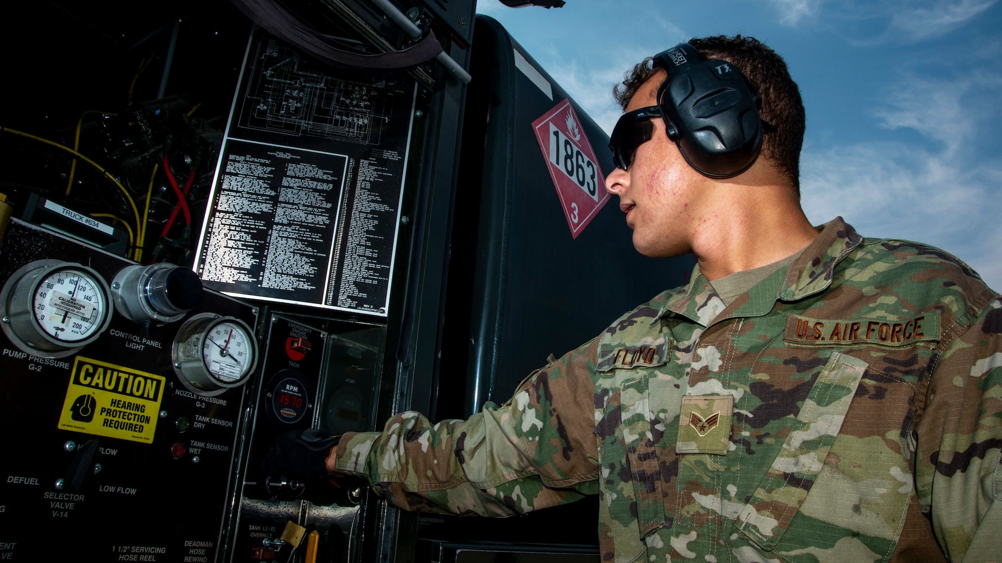 Senior Airman Isaac Floyd, 366th Logistics Readiness Squadron fuels distribution operator, fuels an F-15E Strike Eagle during an Integrated Combat Turn exercise at Mountain Home Air Force Base, Idaho, Oct. 7, 2020. ICTs are a rapid re-arming and refueling practice where both fuels and weapons troops work side-by-side to turn aircraft around and get them back into the skies. (U.S. Air Force photo by Senior Airman JaNae Capuno)