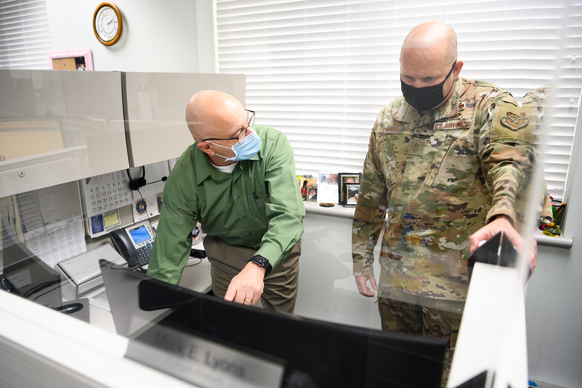 Budget analyst briefing command chief