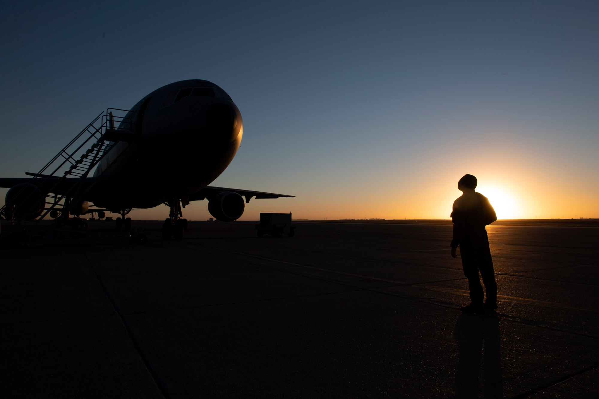 photos of KC-10 refueling training