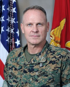 Official portrait of Col. Donald G. Maraska, commanding officer, Expeditionary Warfare Training Group, Atlantic (EWTGLANT).