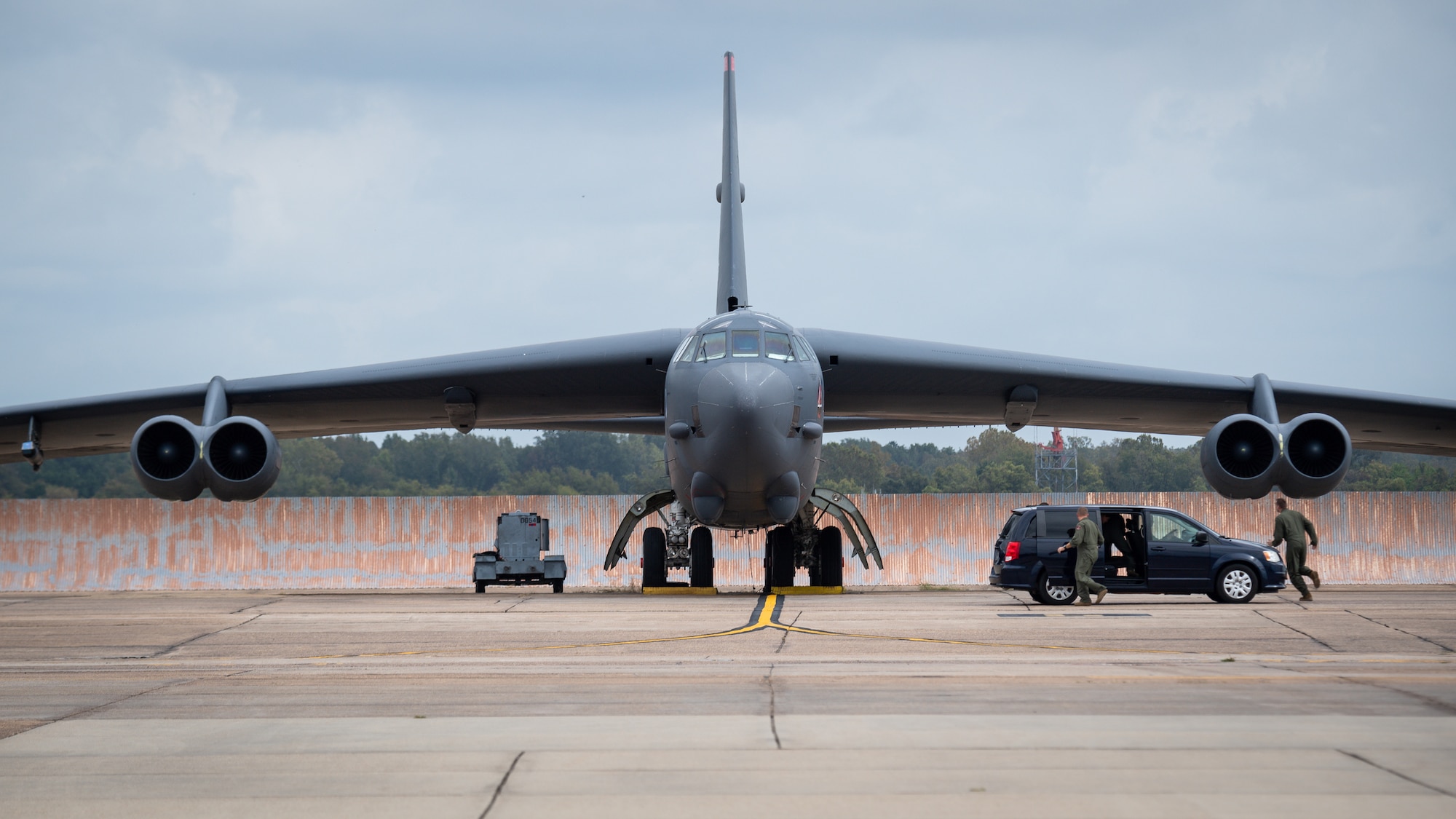 A 2nd Bomb Wing aircrew runs to a B-52H Stratofortress before take off during Global Thunder 21 at Barksdale Air Force Base, La., Oct. 23, 2020. Testing our readiness to confront uncertainty ensures we maintain a safe, secure, effective and ready strategic deterrent force. (U.S. Air Force photo by Senior Airman Lillian Miller)