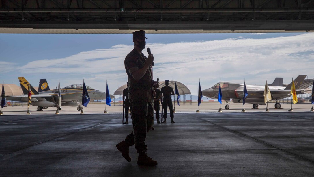 ２０２０年１０月１６日、米海兵隊岩国航空基地で第２４２海兵戦闘飛行隊が正式に設立されました。この飛行隊は日米同盟と自由で開かれたインド太平洋域を支援するために設立されました。