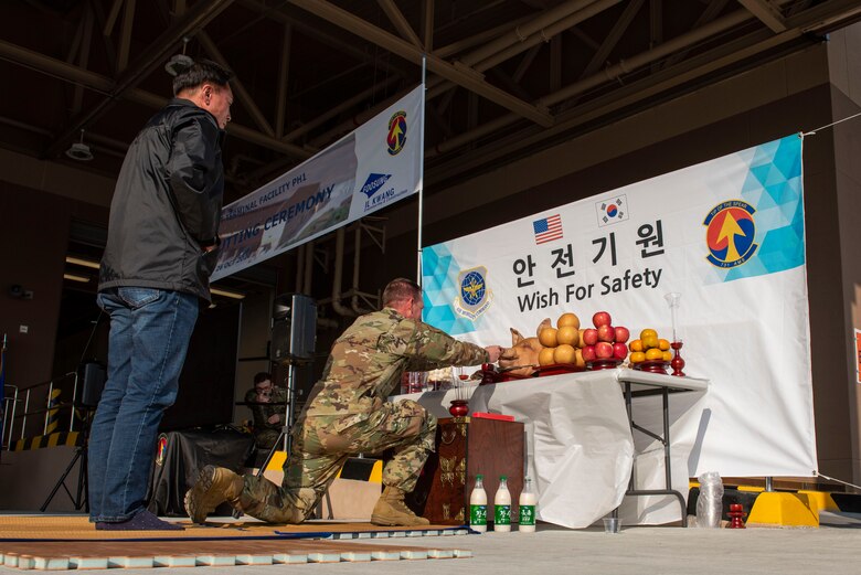 An Airman takes place in a "Gosa" ritual