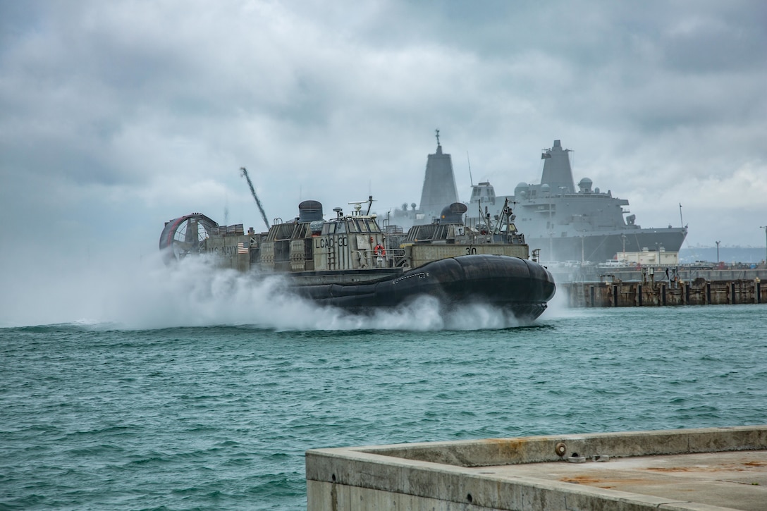 Landing Craft, Air Cushion 30 arrives at White Beach Naval Base Aug. 27.