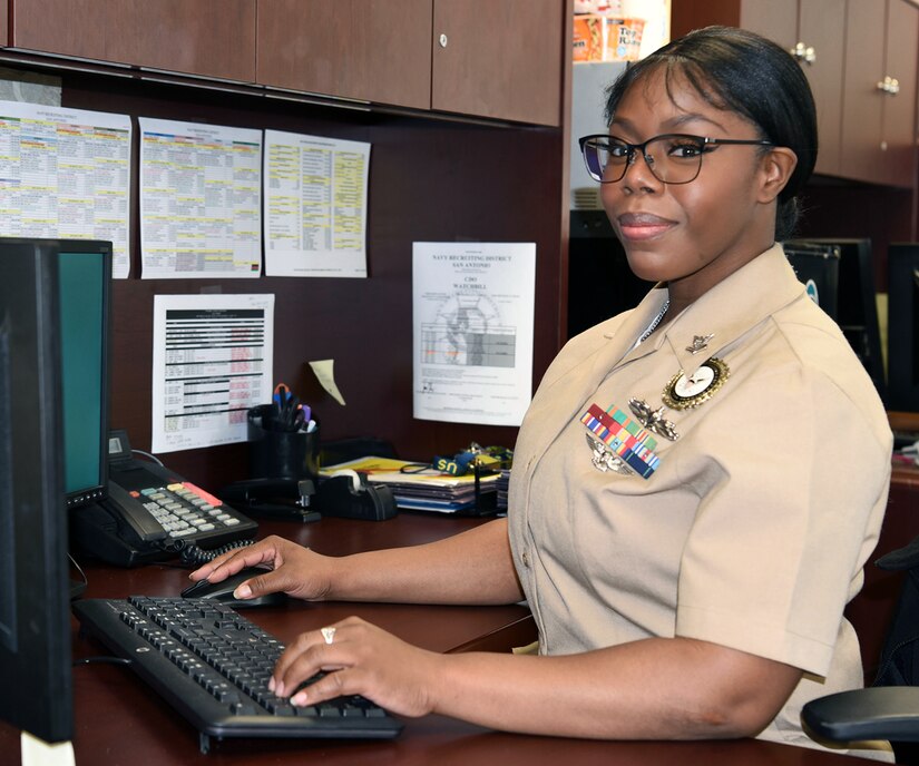 Counselor Guides Career Paths Of Ntag San Antonio Sailors Joint Base San Antonio News